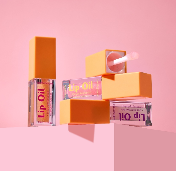 New moisturizing lip oil is launched: easily take care of beautiful lips